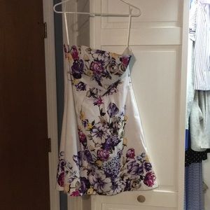 White House Black Market Floral Dress with POCKETS